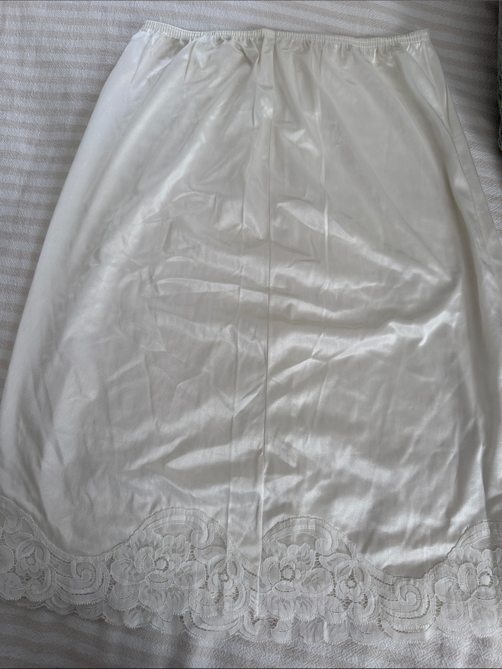 Vanity Fair Women's White Lace Hem Half Slip
